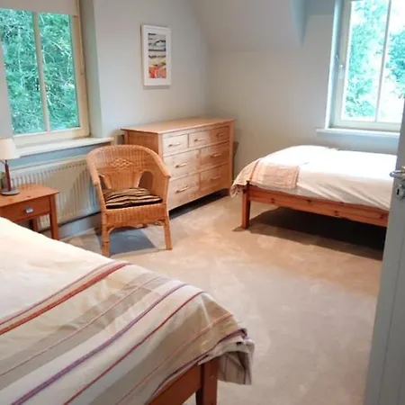 墩克伦伍兹度假屋 度假居 *