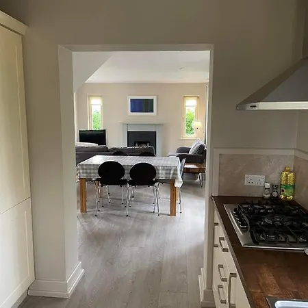 墩克伦伍兹度假屋 *